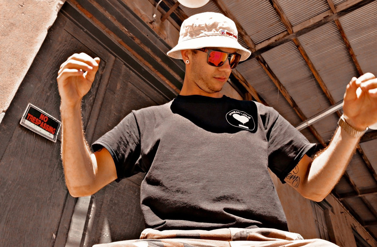 Spread Love Classic Graphic Tee (Black)